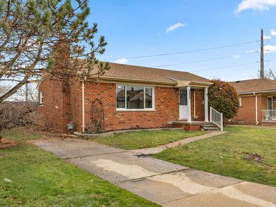 5083 Argonne St, Trenton, MI, 48183