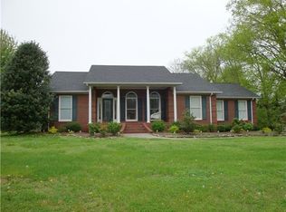 1422 Courtland Dr, Columbia, TN 38401