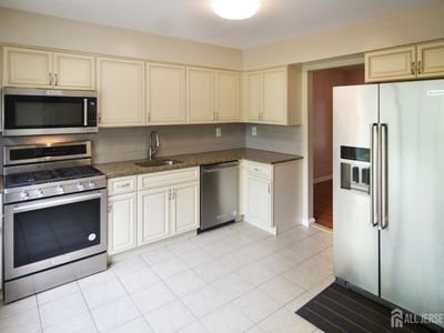 202 Hidden Village Dr, Perth Amboy, NJ, 08861