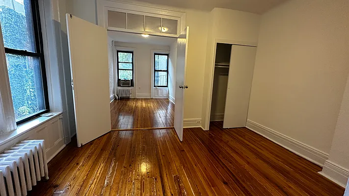 Rented by HOLTON REAL ESTATE INC. | media 25