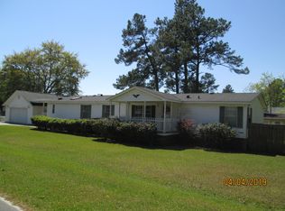 416 Lake Moultrie Dr, Bonneau, SC 29431