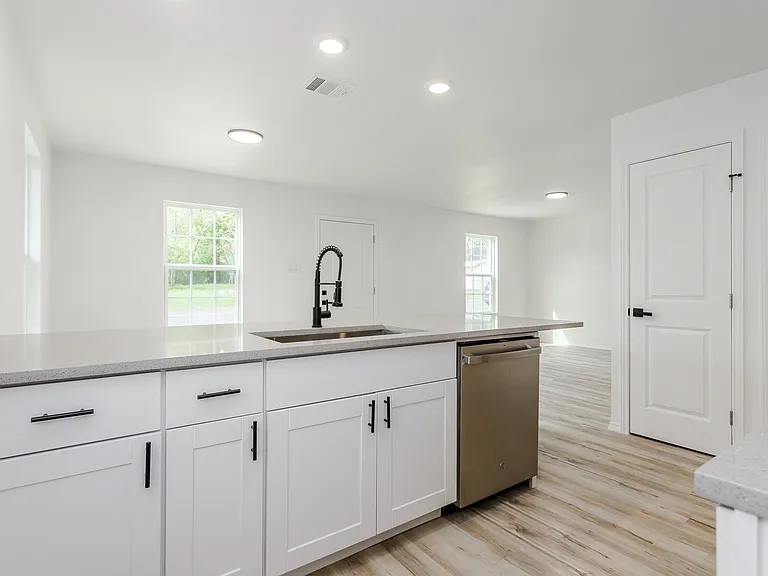 308 S 3rd St — Photo 3