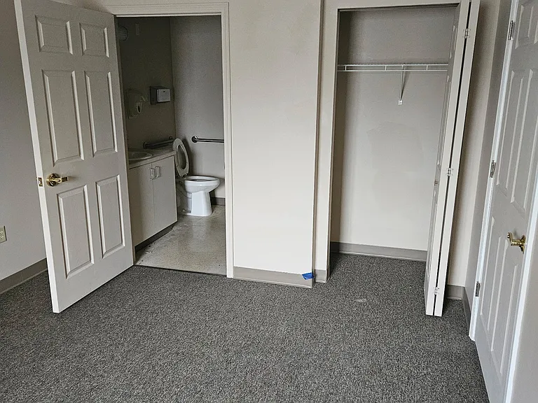 811 W Coomer St #2 — Photo 5