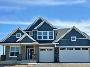 1924 Balsam Dr, Carver, MN 55315