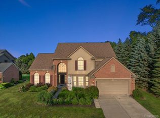 11700 Currin Ct, Plymouth, MI 48170