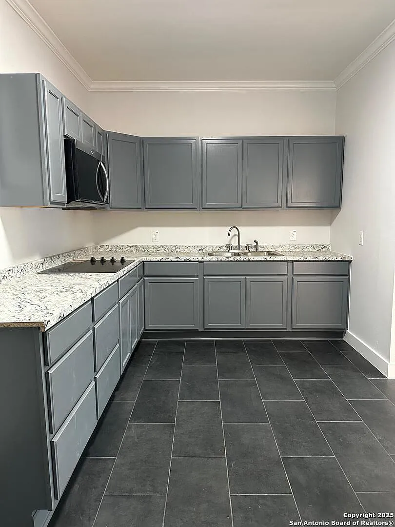 2 bed, 900 sqft, $1,550 — Photo 2