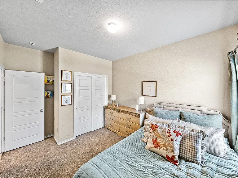 5702 Cicada Cir — Photo 28