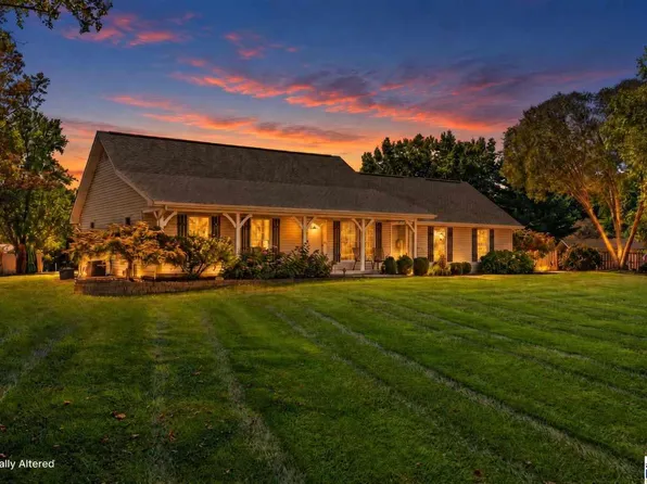 844 Durkees Ferry Rd, West Terre Haute, IN 47885