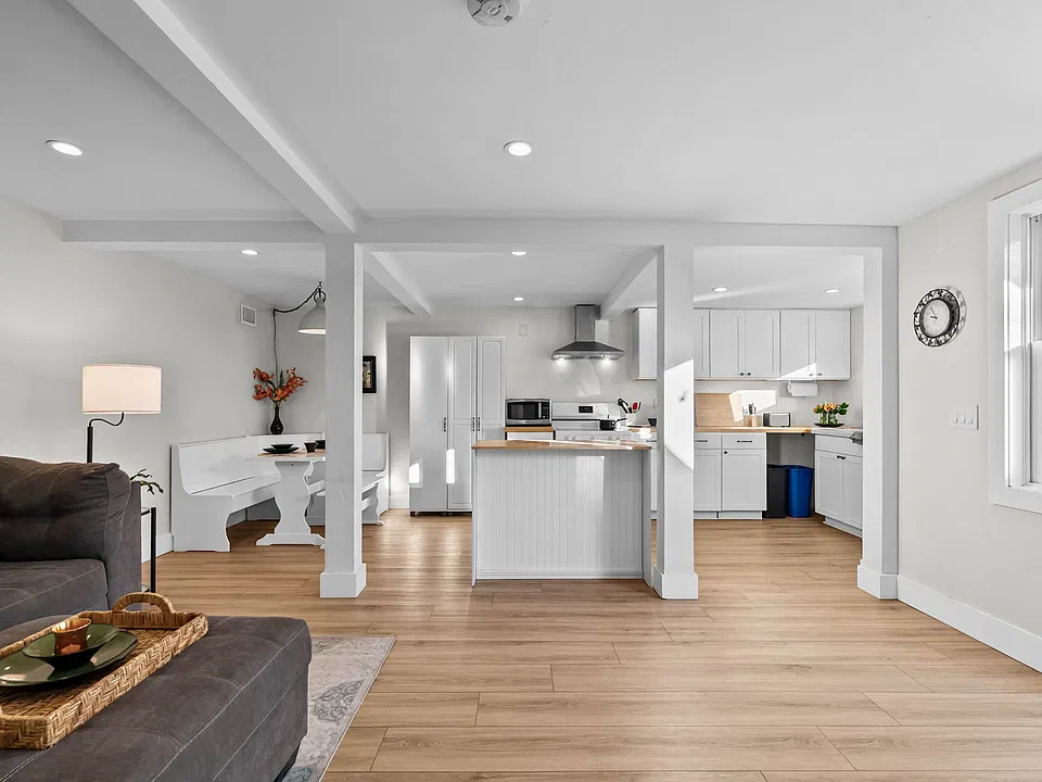 732 Poli St #3