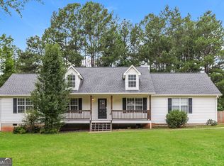 800 Pointe Trl, Locust Grove, GA 30248