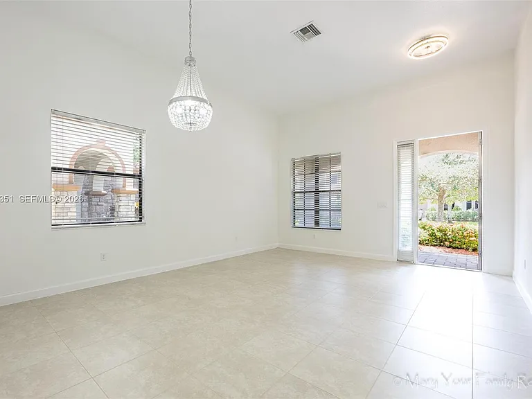 3841 Aspen Leaf Dr — Photo 4