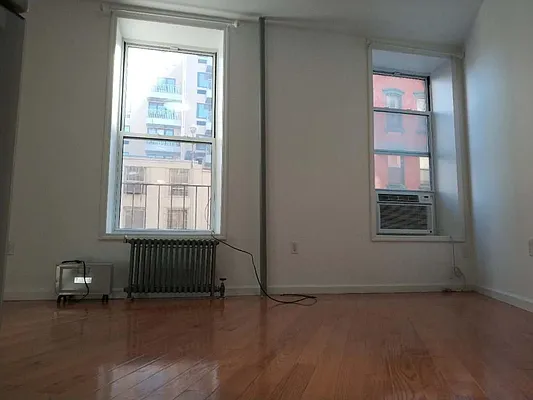 Rented by Century 21 New Golden Age Realty | media 19