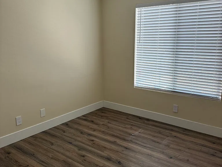 3345 Holly Grove St — Photo 4