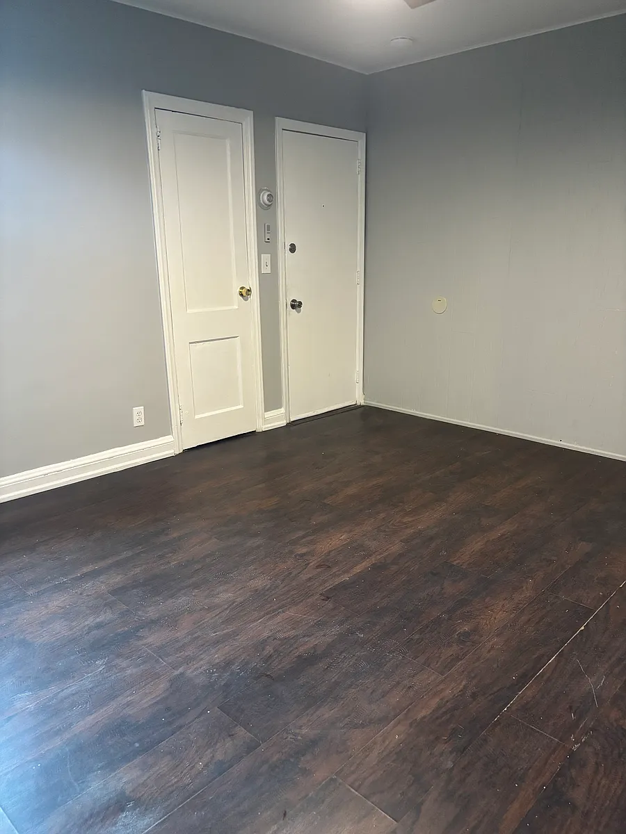 Building Photo - 139-145 New Hyde Park Rd #143