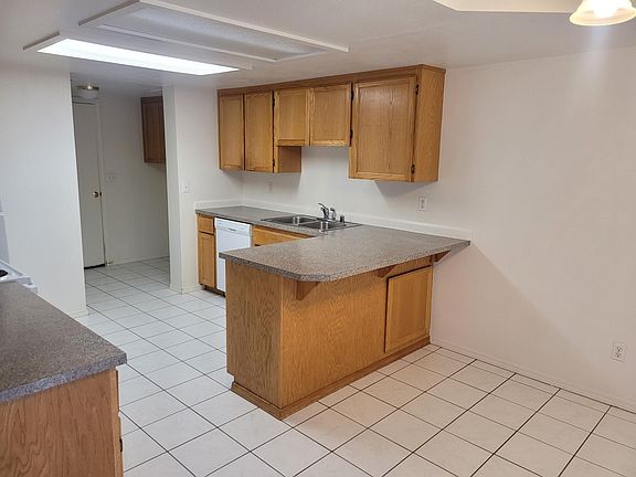 4th image of 12127 209th Avenue Ct E