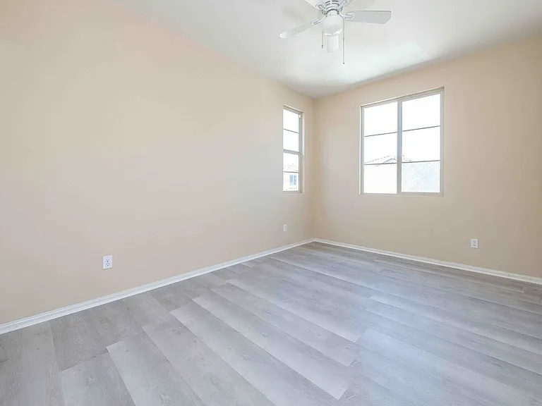 10208 Jasmine Ct — Photo 25