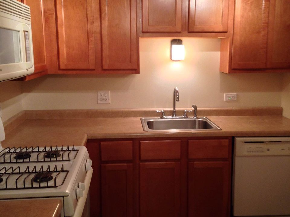 1st image of 1460 Fairlane Dr APT 419