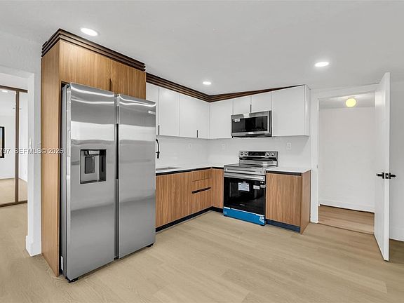 5th image of 4250 SW 24th St