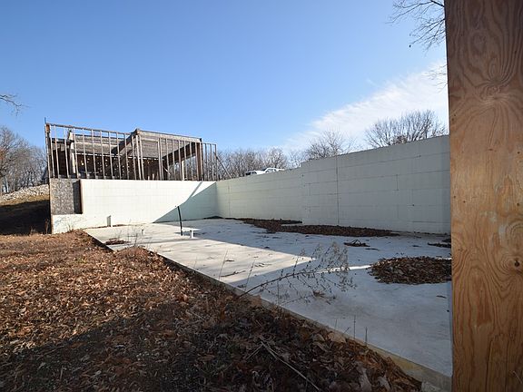 3rd image of 29014 Ironwood Dr