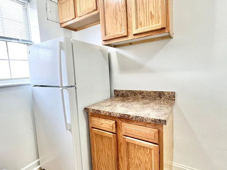 1441 Somerset Pl NW #202 — Photo 6
