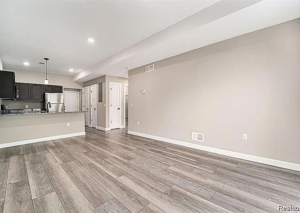 1251 E Woodward Heights Blvd, photo 6
