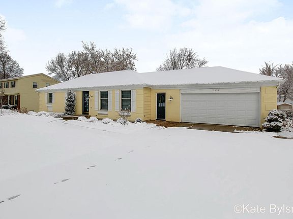 2nd image of 2531 Pinesboro Dr NE