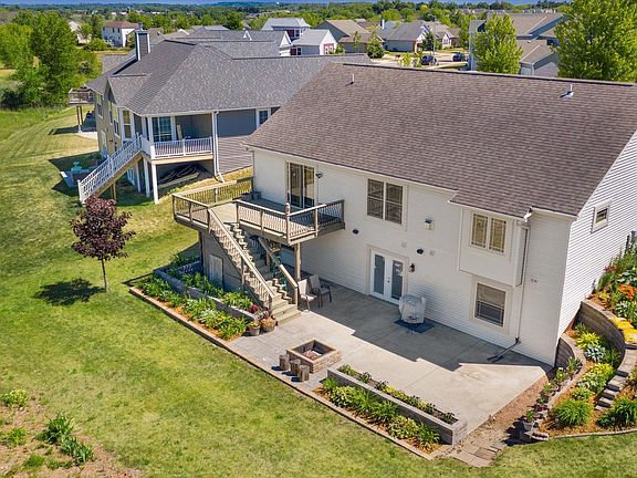 2nd image of 1556 Dovetail Dr