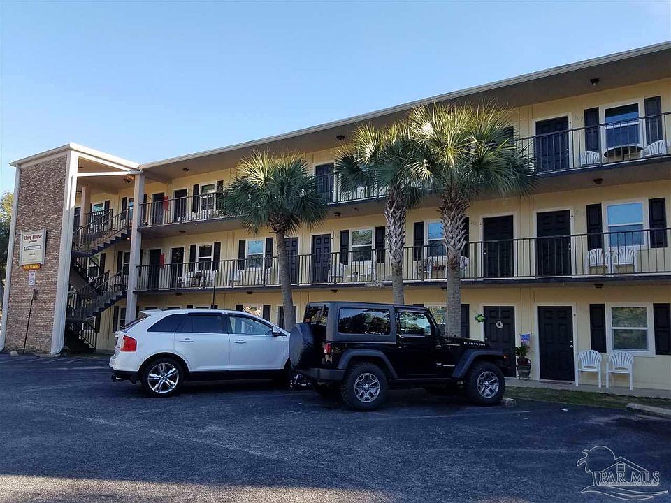 1st image of 1177 E Lloyd St APT 105