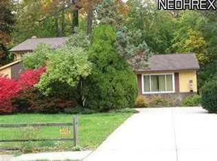 4007 Fielding Dr, North Olmsted, OH