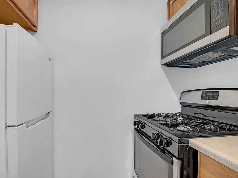 542 Glenrock Ave — Photo 18
