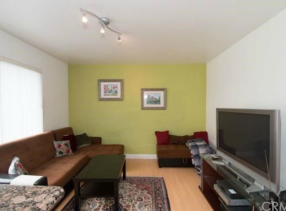 4th image of 4482 Emerald St #36