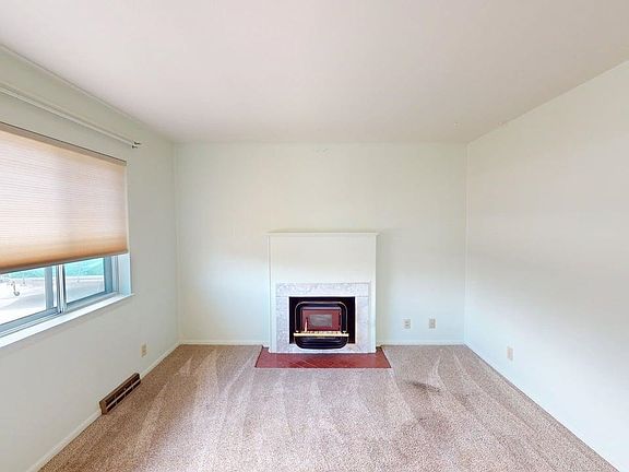 3rd image of 1020 McDougall Dr