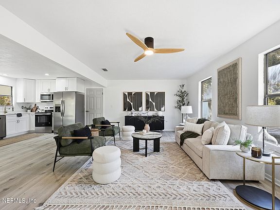 5th image of 3003 BEACHWOOD Boulevard
