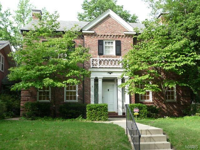 1st image of 956 Bellerive Blvd