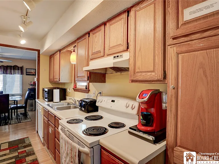 2372 Lakeside Dr — Photo 22