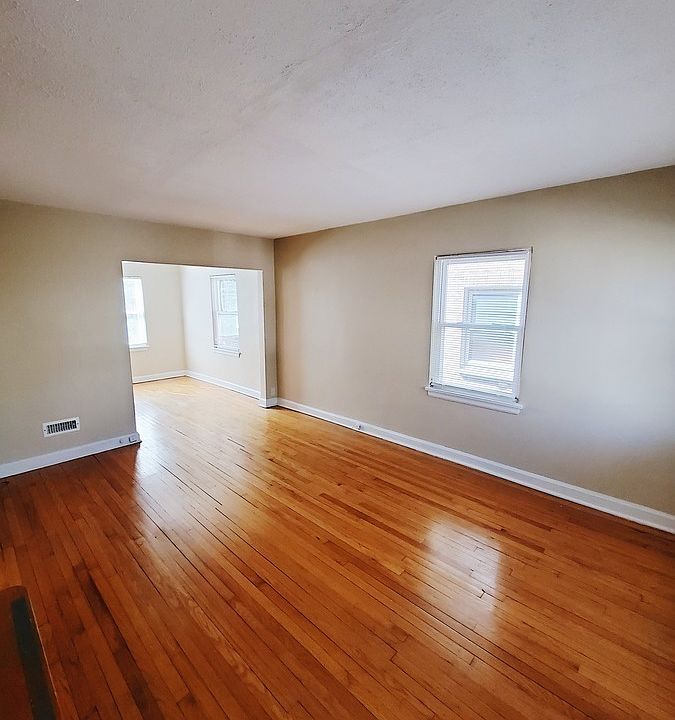 1st image of 1631 E Menlo Blvd #1631