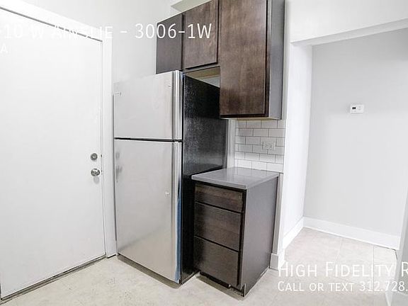 3rd image of 3002-10 W Ainslie St #3006-1W