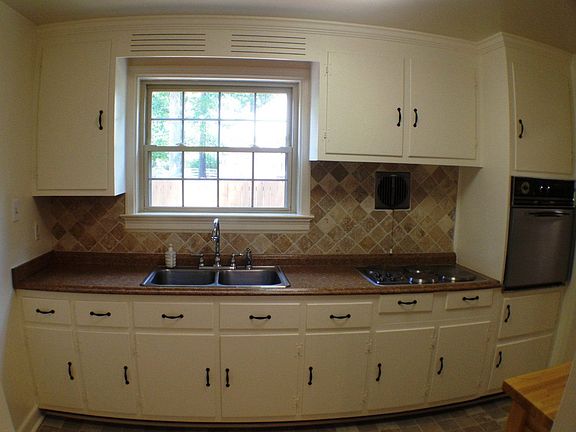 4th image of 8707 Avalon Dr