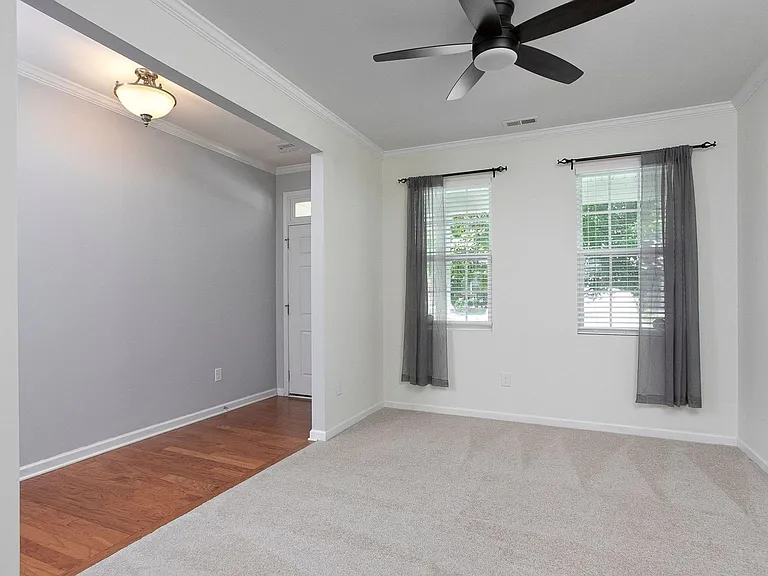 427 Stapleford Ln — Photo 4