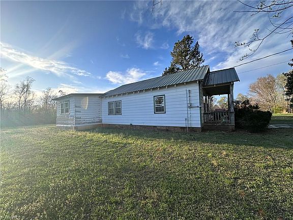 3rd image of 5618 Farmstead Rd