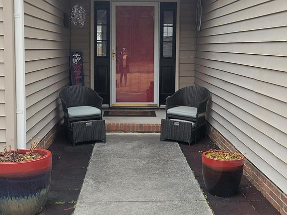 4th image of 100 Yellowwood Drive