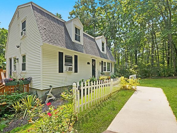 2nd image of 57 Quaker St