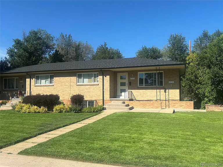 2515 S Williams St — Photo 1
