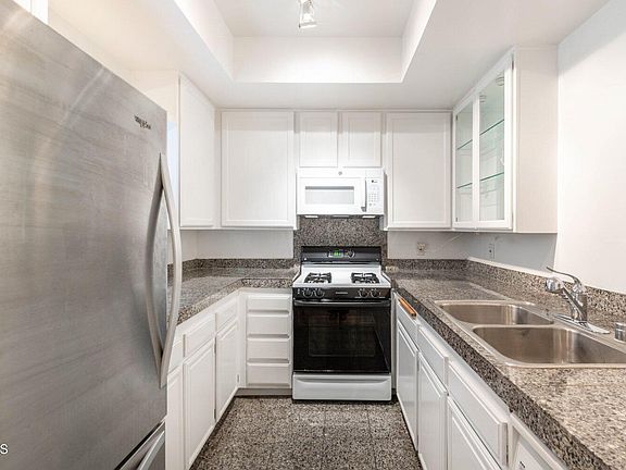 4th image of 3480 Barham Blvd APT 122