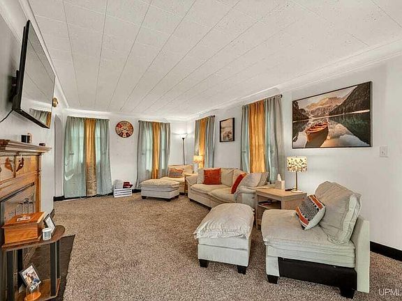 5th image of 216 W Avenue B