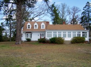 3780 Briggs Cove Rd, Hayes, VA 23072