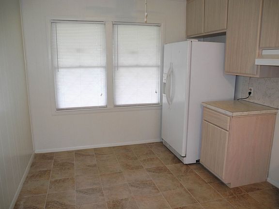 3rd image of 2249 1st St