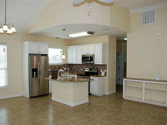 5th image of 14202 Ambrosia St Unit A