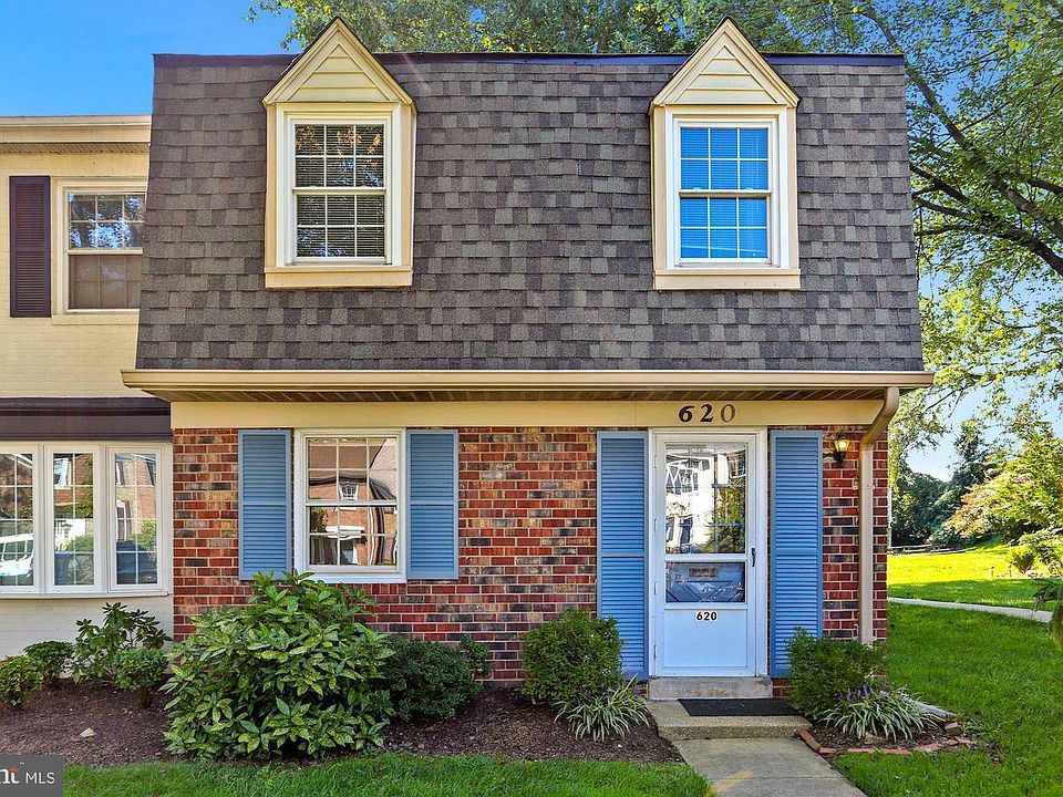 1st image of 620 Azalea Dr #1