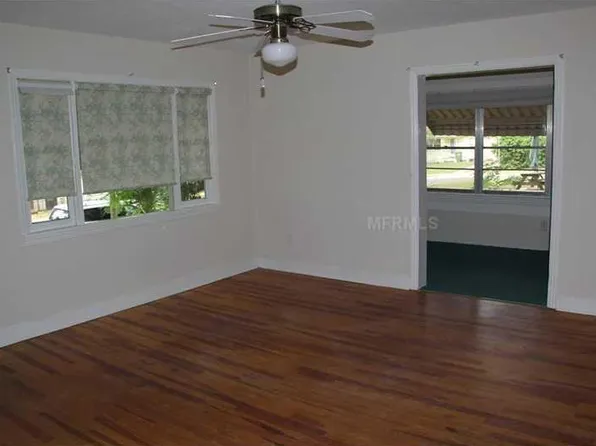 302 Cordova Pl, Leesburg, FL 34748